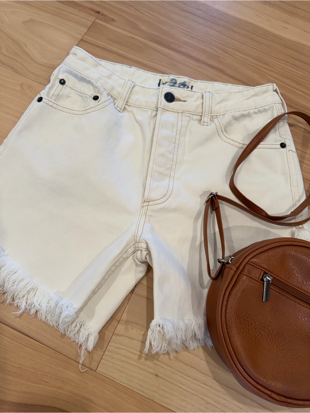 Free People Destroyed Denim Shorts Ivory - Picture 1 of 9
